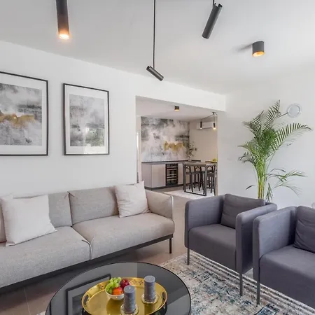 Lanterna 1 By Seeadria Agency