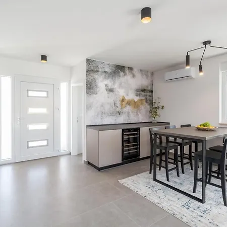 House Nera By Seeadria Agency * Tar-Vabriga