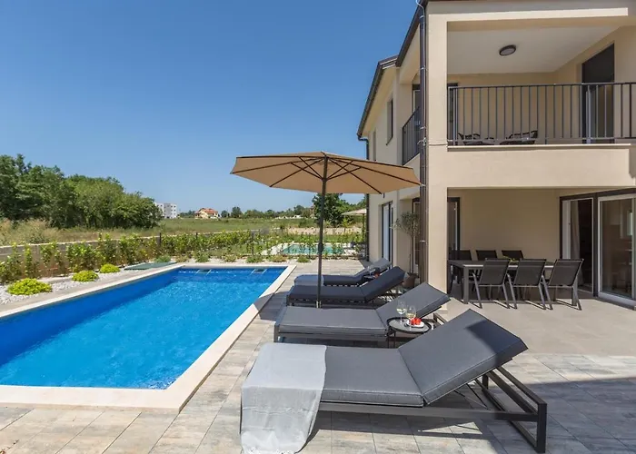 Lanterna 1 By Seeadria Agency * Tar-Vabriga