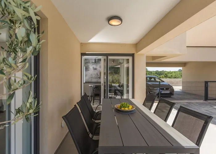 Lanterna 1 By Seeadria Agency *